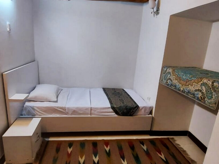 اتاق شماره چهار اقامتگاه سنتی طاها