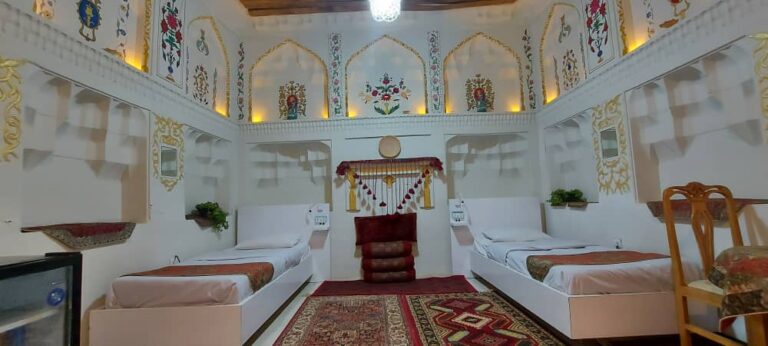 اقامتگاه سنتی طاها اصفهان