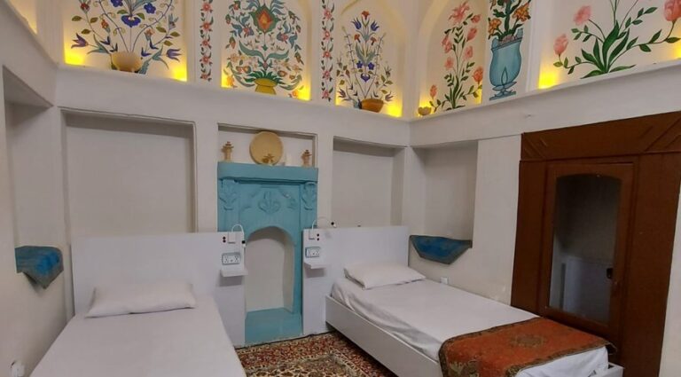 اقامتگاه سنتی طاها اصفهان